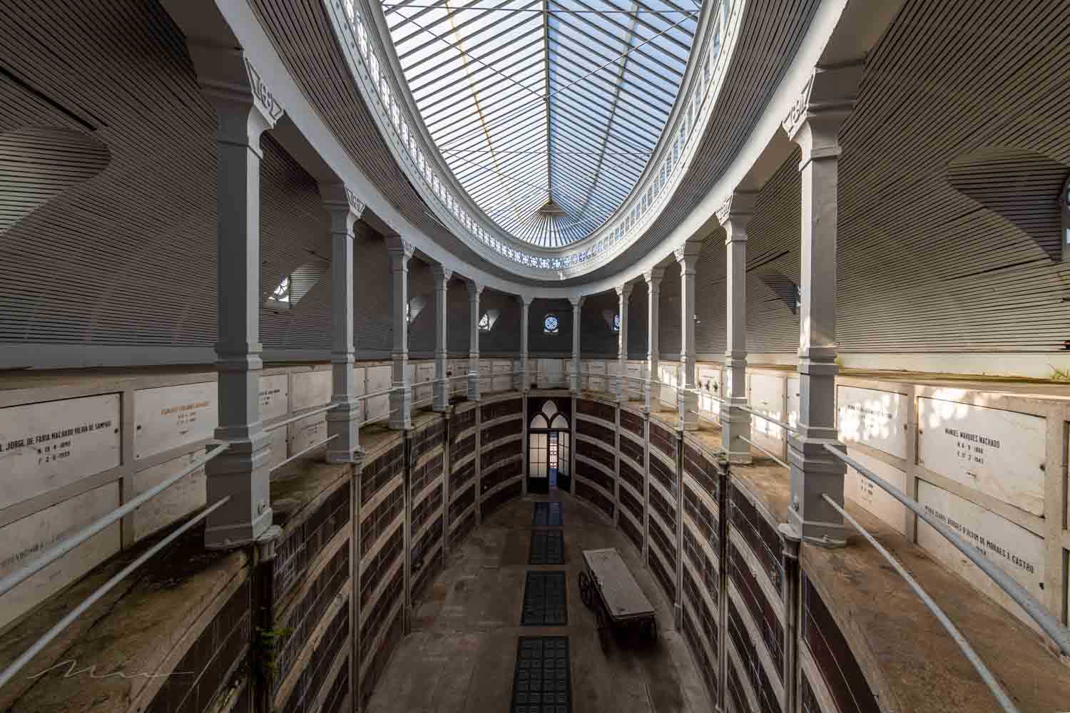 Oval Crypta Portugal
